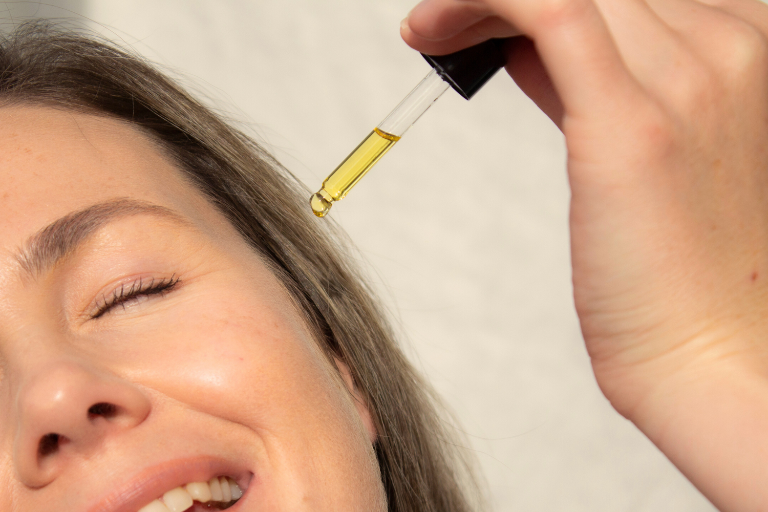 5 reasons why face oil is beneficial for oily skin